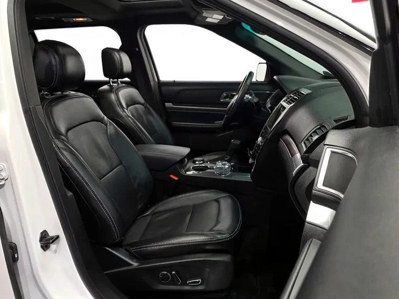 Ford Explorer 2.3 AWD, снимка 11 - Автомобили и джипове - 54351531