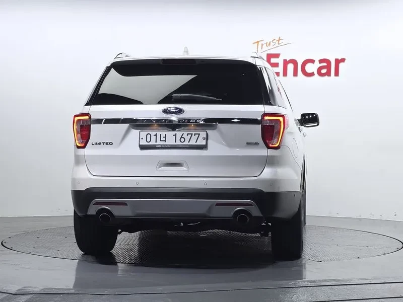 Ford Explorer 2.3 AWD, снимка 4 - Автомобили и джипове - 54351531