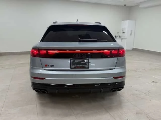 Audi SQ8 ПАНО| ОБДУХВАНЕ| АМБИЕНТ| 360| HUD| , снимка 5 - Автомобили и джипове - 54466612