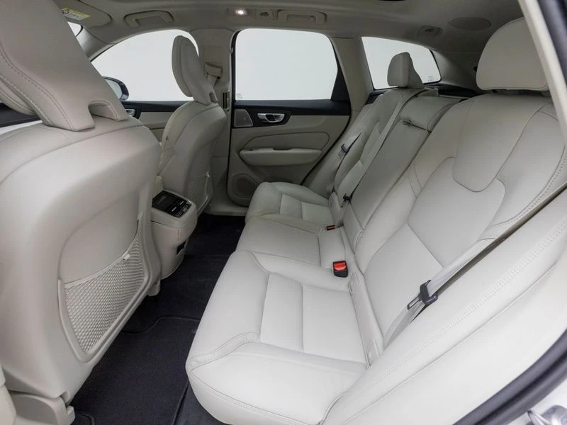 Volvo XC60 2.0 Automatic КРАЙНА ЦЕНА: 52537 EUR !!!РЕАЛНА КРА, снимка 11 - Автомобили и джипове - 55969541