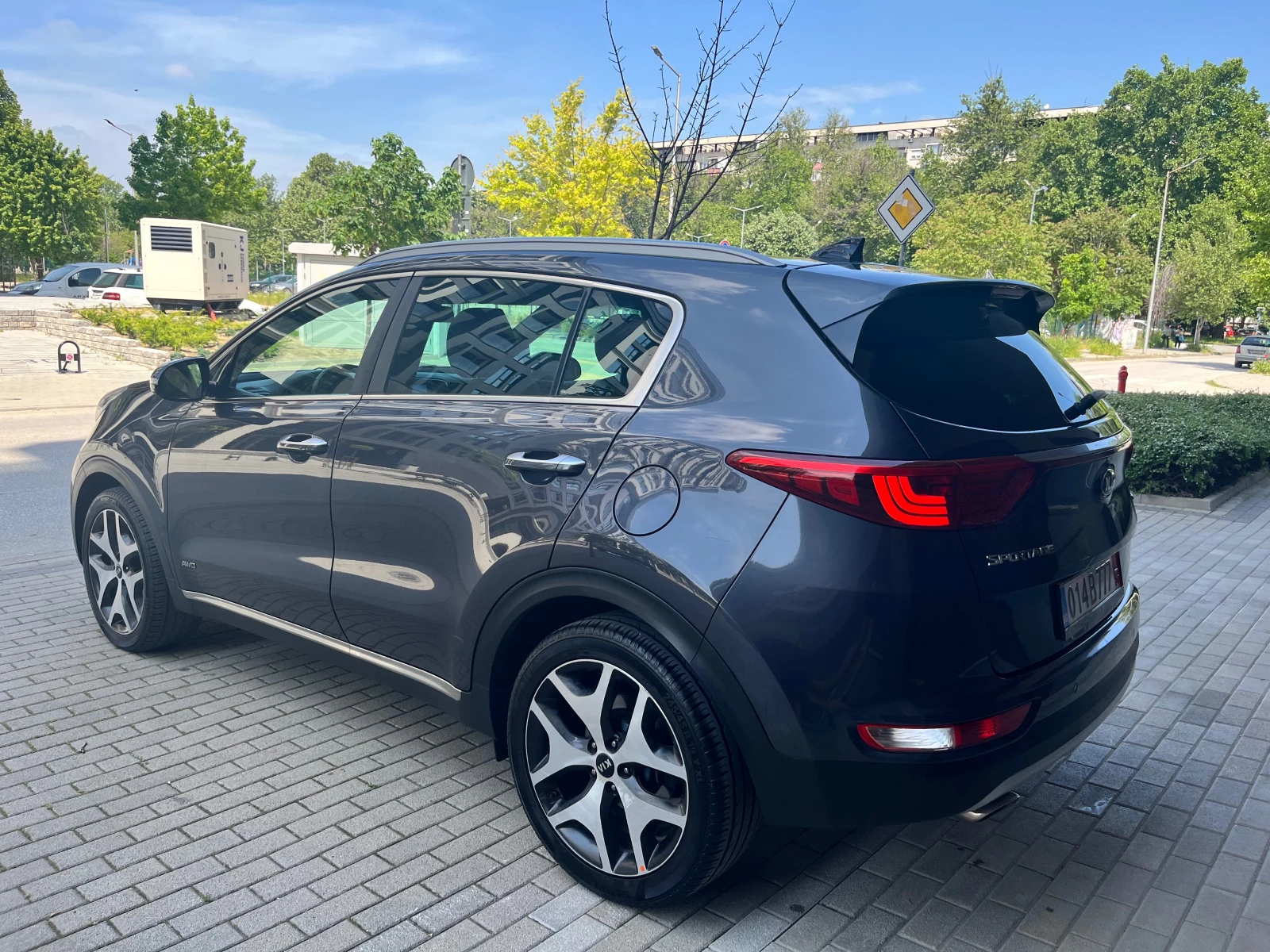 Kia Sportage 2.0CRDI 4X4GT Line Подгрев* Панорама* JBL* Keyless, снимка 5 - Автомобили и джипове - 54578373