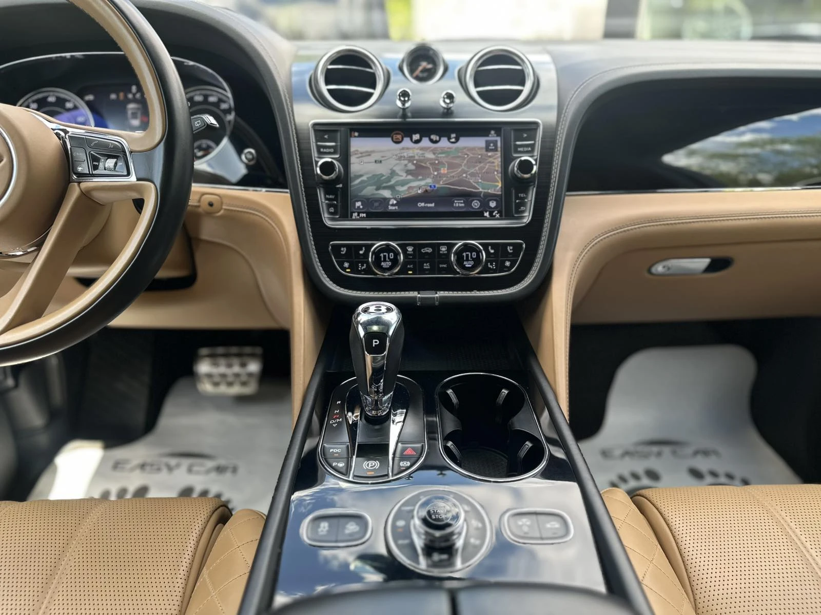 Bentley Bentayga Pano/CAMERA/FULL, снимка 12 - Автомобили и джипове - 54427460
