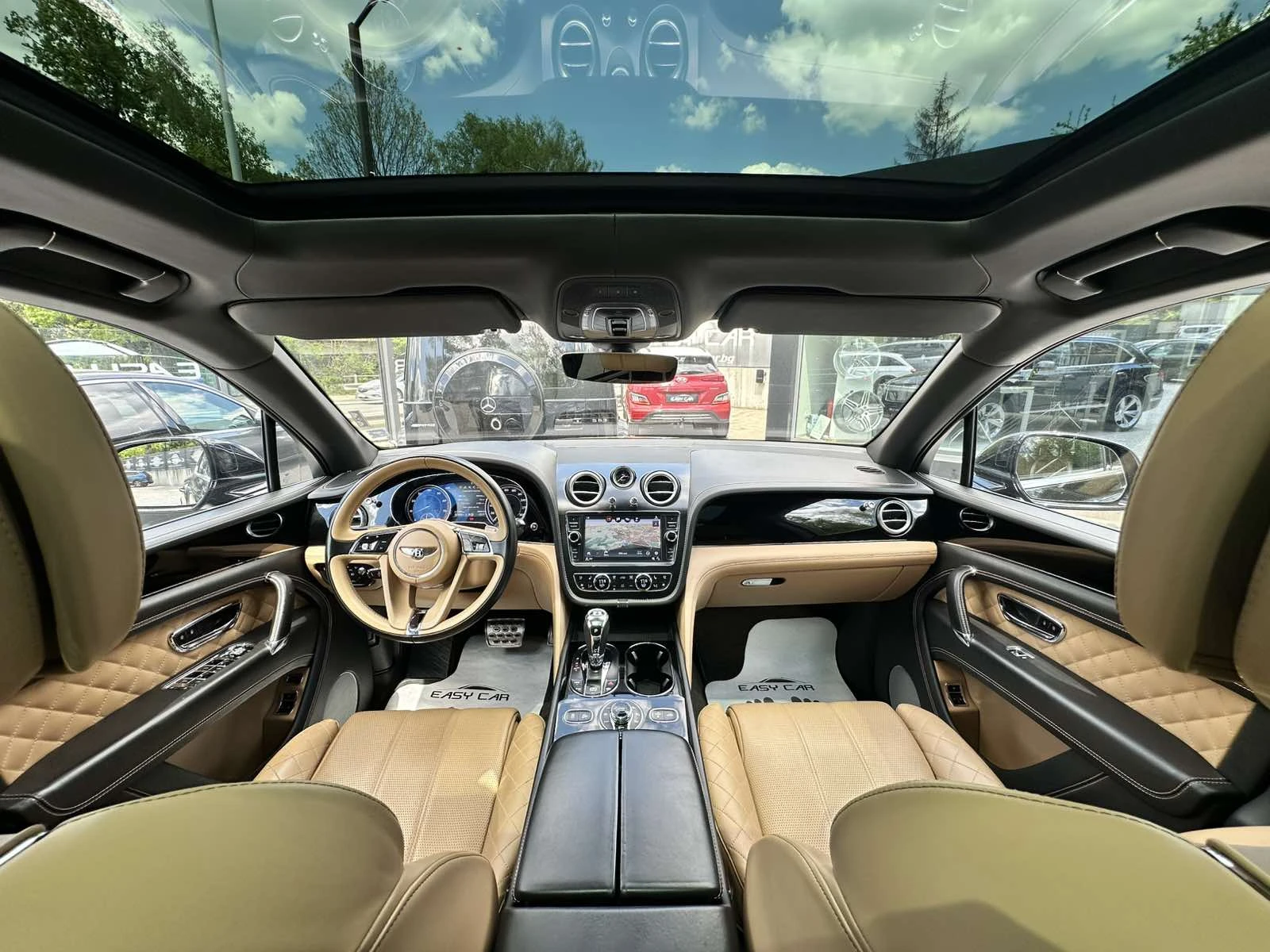 Bentley Bentayga Pano/CAMERA/FULL, снимка 8 - Автомобили и джипове - 54427460