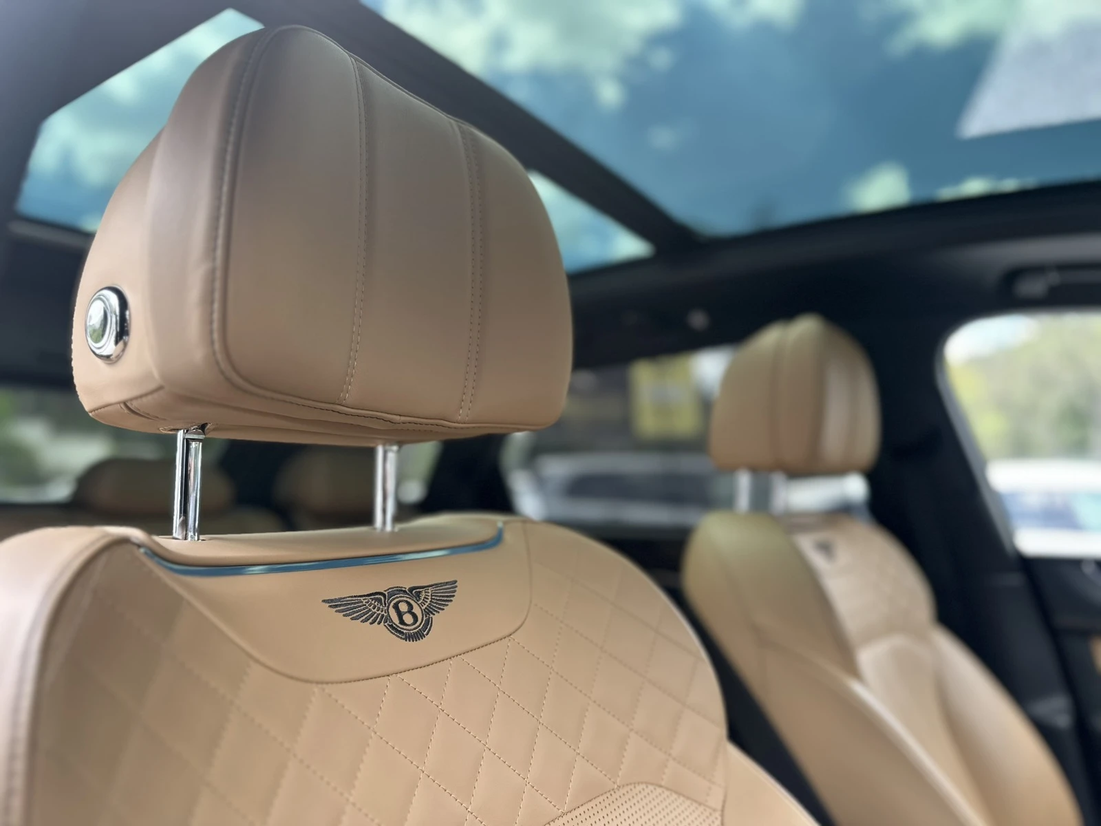 Bentley Bentayga Pano/CAMERA/FULL, снимка 14 - Автомобили и джипове - 54427460