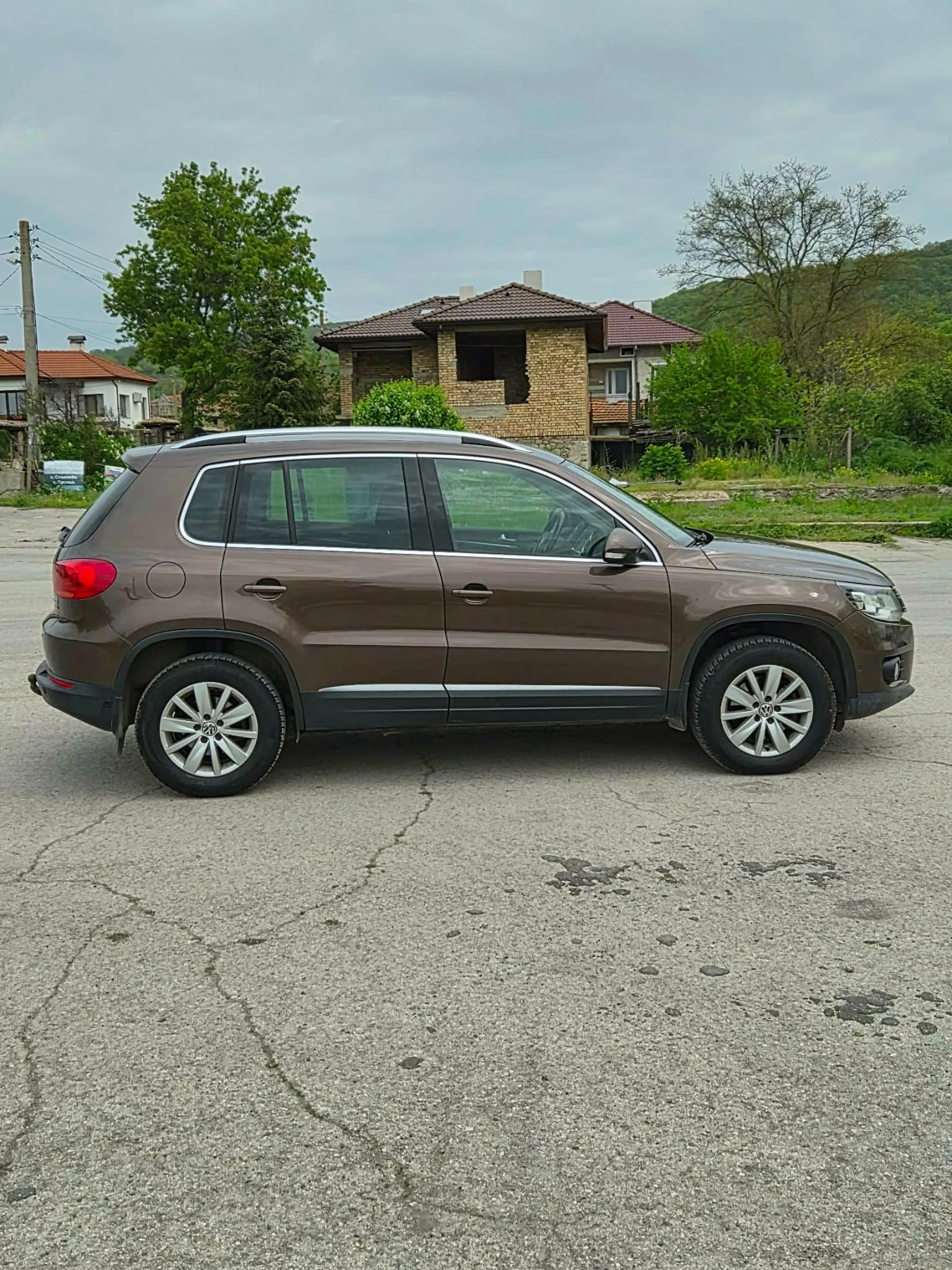 VW Tiguan 2.0 TDI/DSG/4 MOTION, снимка 4 - Автомобили и джипове - 54594194