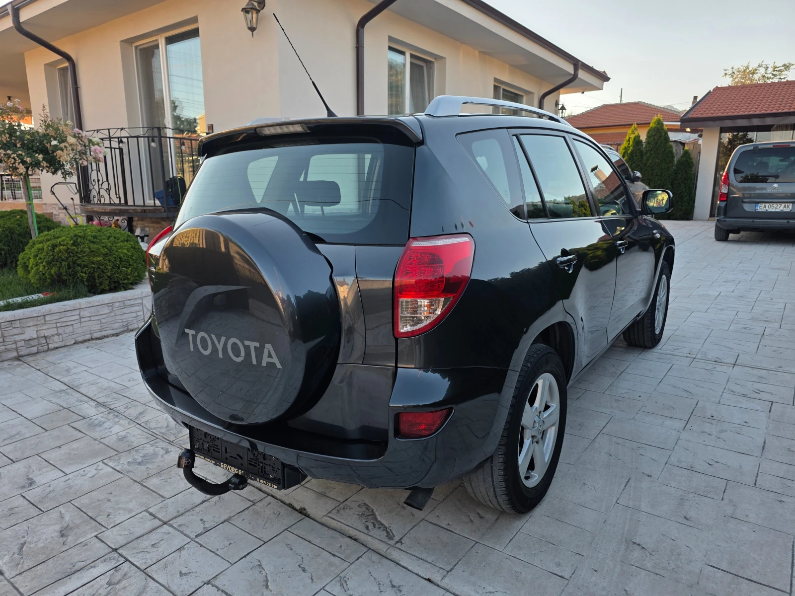 Toyota Rav4 2.2 D4D , снимка 5 - Автомобили и джипове - 55284046