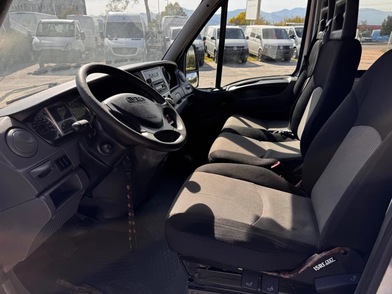 Iveco Daily 2.3HPI Товаропътнически 6-местен Клима , снимка 12 - Бусове и автобуси - 47511645