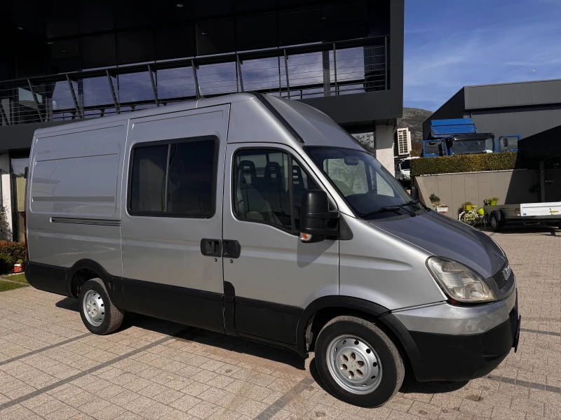 Iveco Daily 2.3HPI Товаропътнически 6-местен Клима , снимка 2 - Бусове и автобуси - 47511645