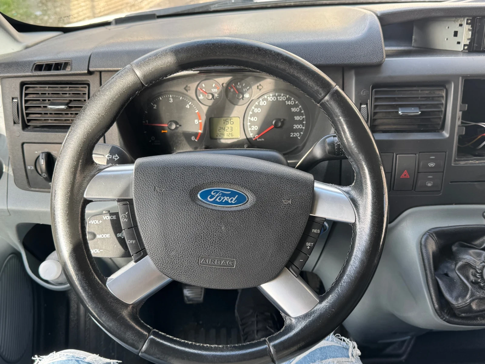 Ford Transit 2.2 тдци 140 к.с - изображение 7