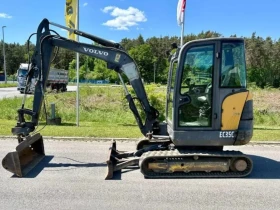 Багер Volvo EC 35 C, снимка 1