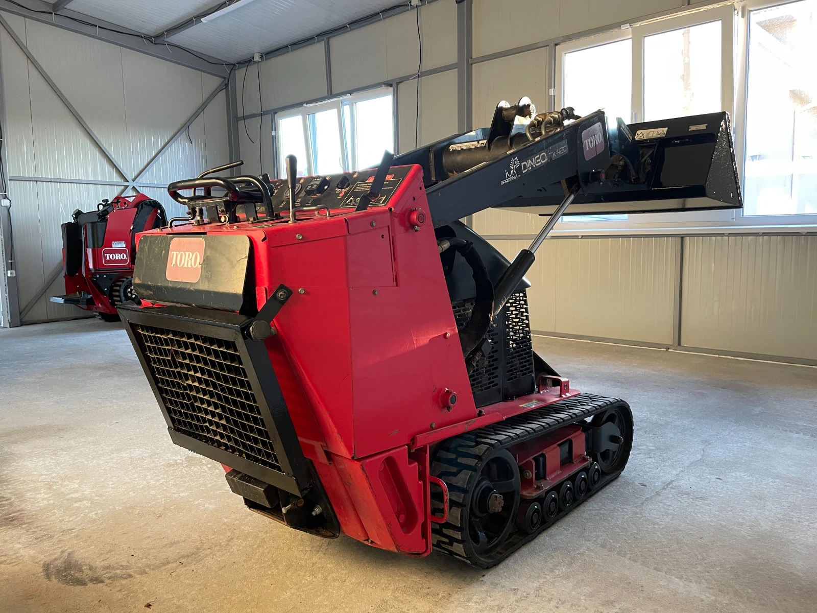 Мини челни товарачи Друга Toro Dingo - изображение 3