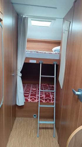 Кемпер Carado А 360, снимка 6