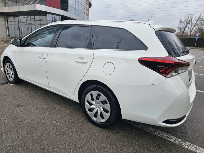 Toyota Auris 128000km-Facelift-EURO6B, снимка 3 - Автомобили и джипове - 47960012