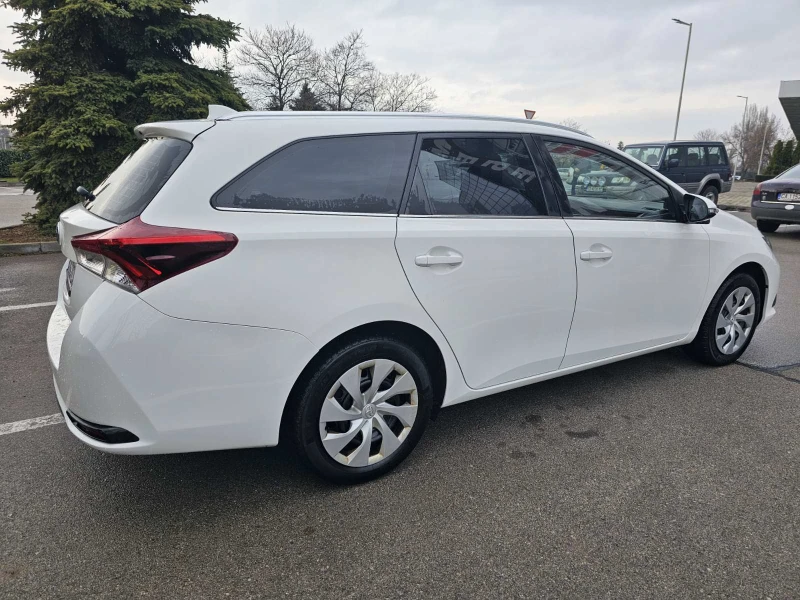 Toyota Auris 128000km-Facelift-EURO6B, снимка 4 - Автомобили и джипове - 47960012