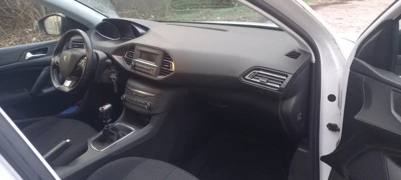 Peugeot 308 1.5 HDI, снимка 9 - Автомобили и джипове - 48344229