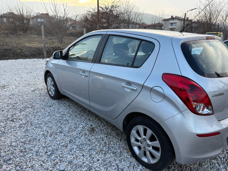 Hyundai I20 2013г, снимка 6 - Автомобили и джипове - 48783078