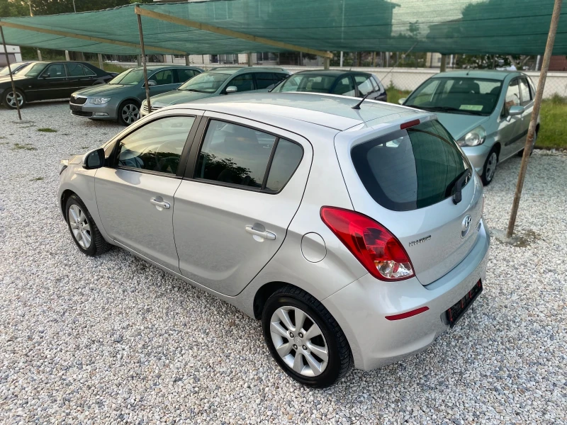 Hyundai I20 Feyslift, снимка 4 - Автомобили и джипове - 48529942