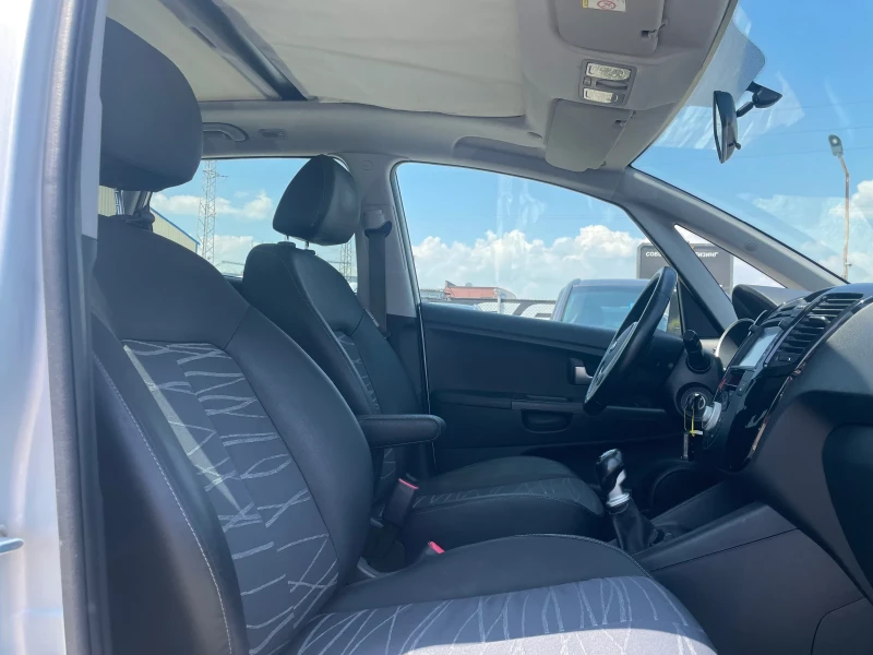 Kia Venga 1.4 Navi Panorama, снимка 15 - Автомобили и джипове - 50725551