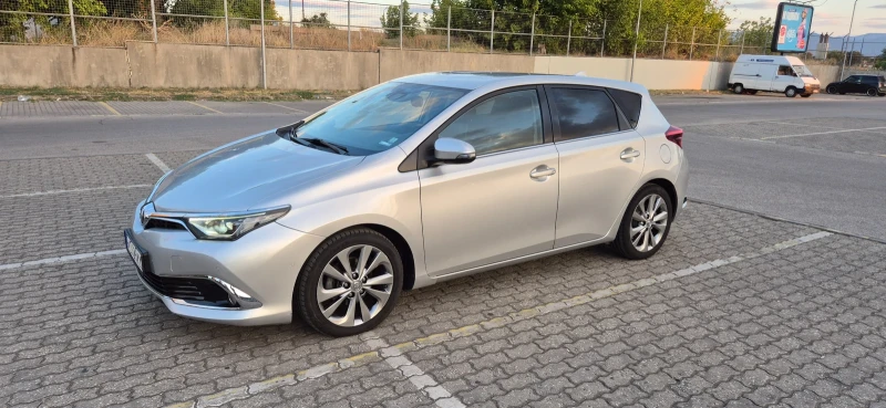 Toyota Auris, снимка 2 - Автомобили и джипове - 51989599