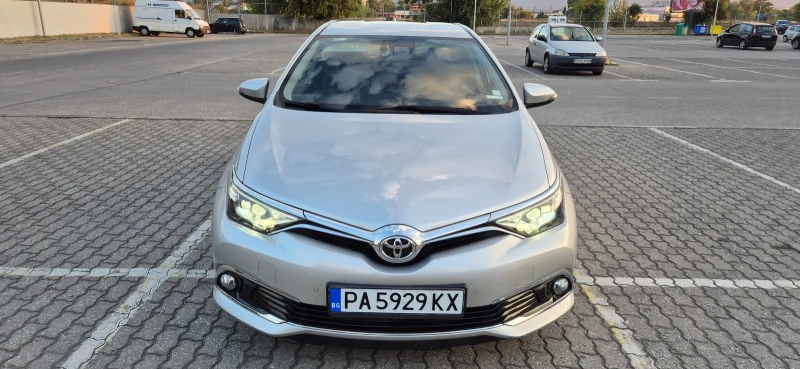Toyota Auris, снимка 5 - Автомобили и джипове - 51989599