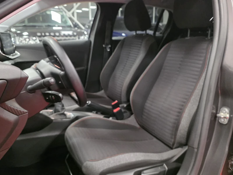 Peugeot 208 Allure | 1.5HDI | 6M | Регистриран , снимка 13 - Автомобили и джипове - 53293979
