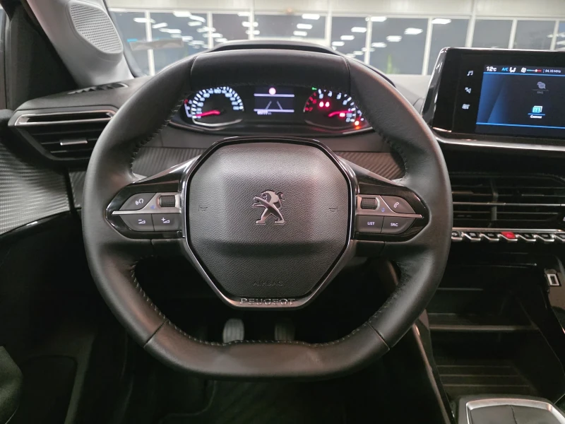 Peugeot 208 Allure | 1.5HDI | 6M | Регистриран , снимка 9 - Автомобили и джипове - 53293979