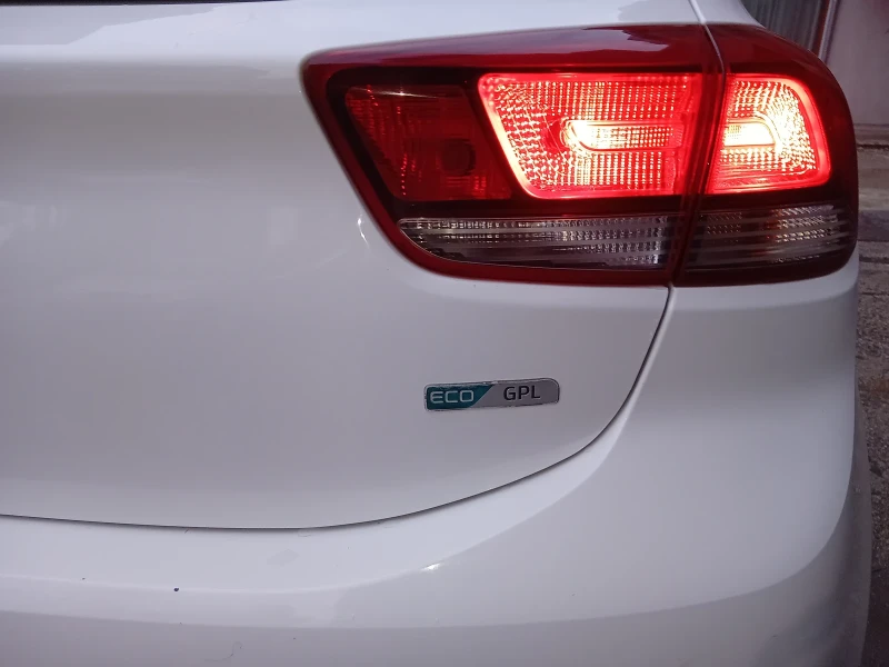 Kia Rio, снимка 9 - Автомобили и джипове - 53328026