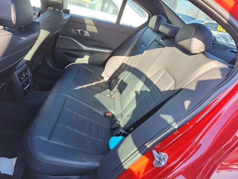 BMW 330 / XDRIVE / M-PACK / HEAD UP / CARFAX, снимка 13 - Автомобили и джипове - 53341755