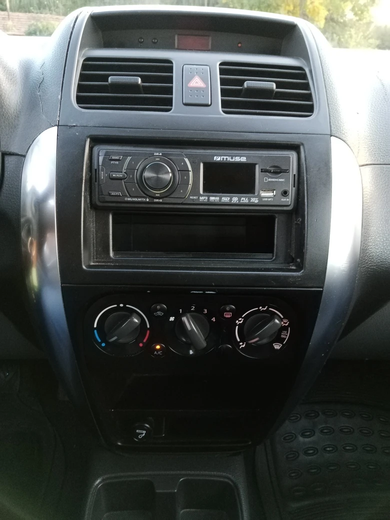 Suzuki SX4 1.5 i KEYLISS, снимка 15 - Автомобили и джипове - 47465154