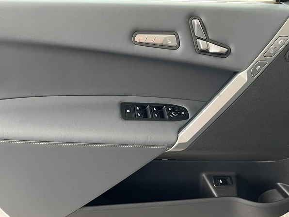 BMW iX xDrive50 = NEW = Sport Package Гаранция - изображение 5