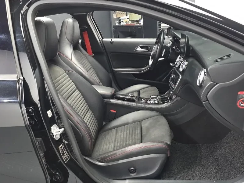 Mercedes-Benz A45 AMG 4Matic, снимка 11 - Автомобили и джипове - 56084054