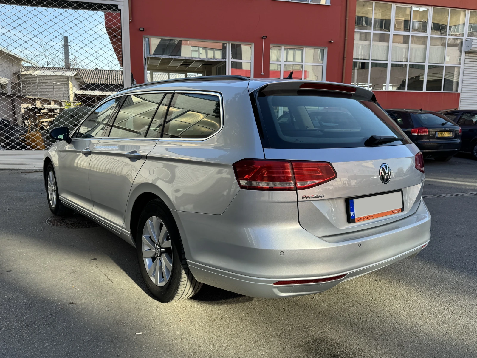 VW Passat 2.0TDI DSG Distronic Navi CarPlay - изображение 7