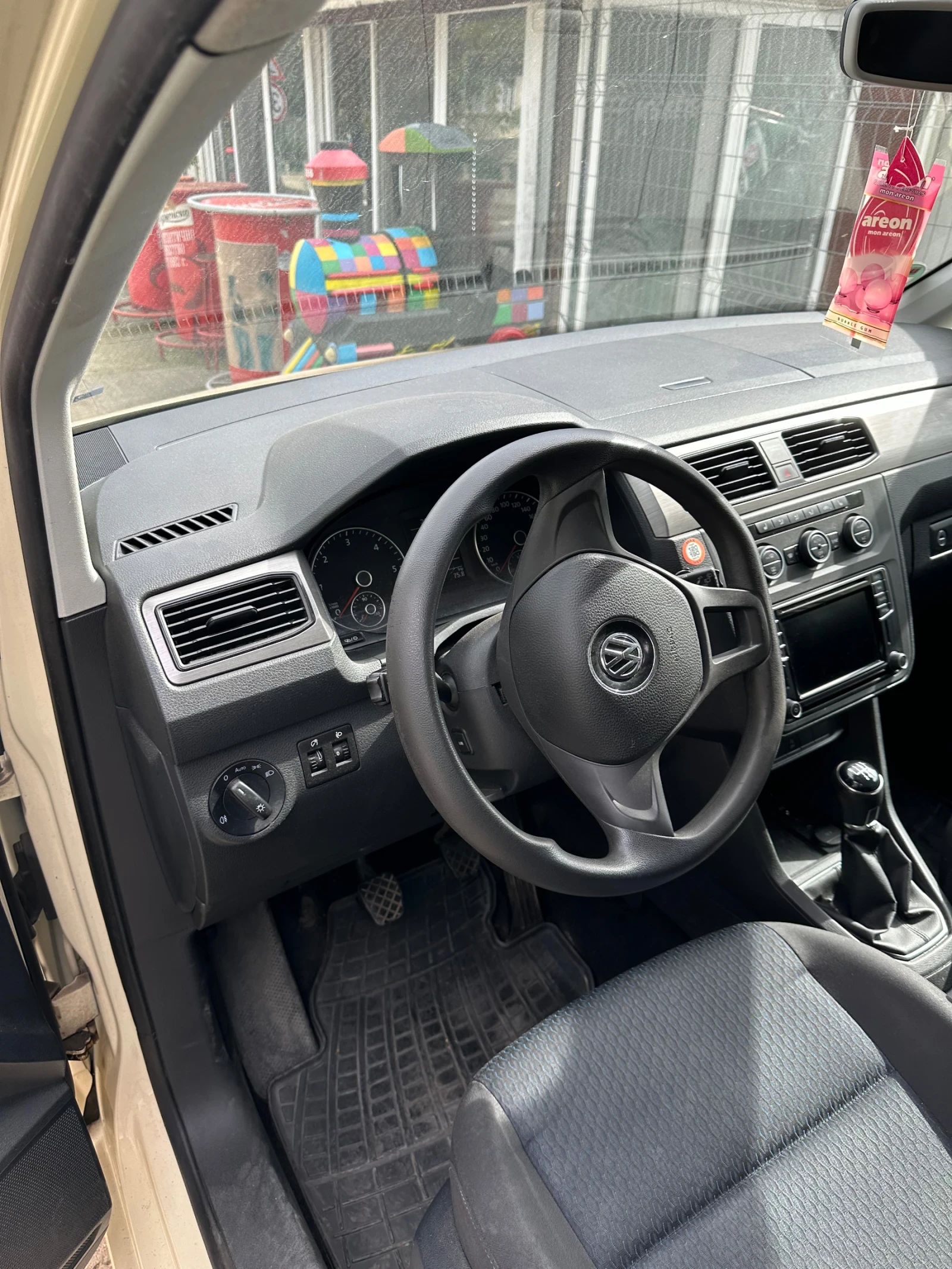 VW Caddy Maxi - изображение 9