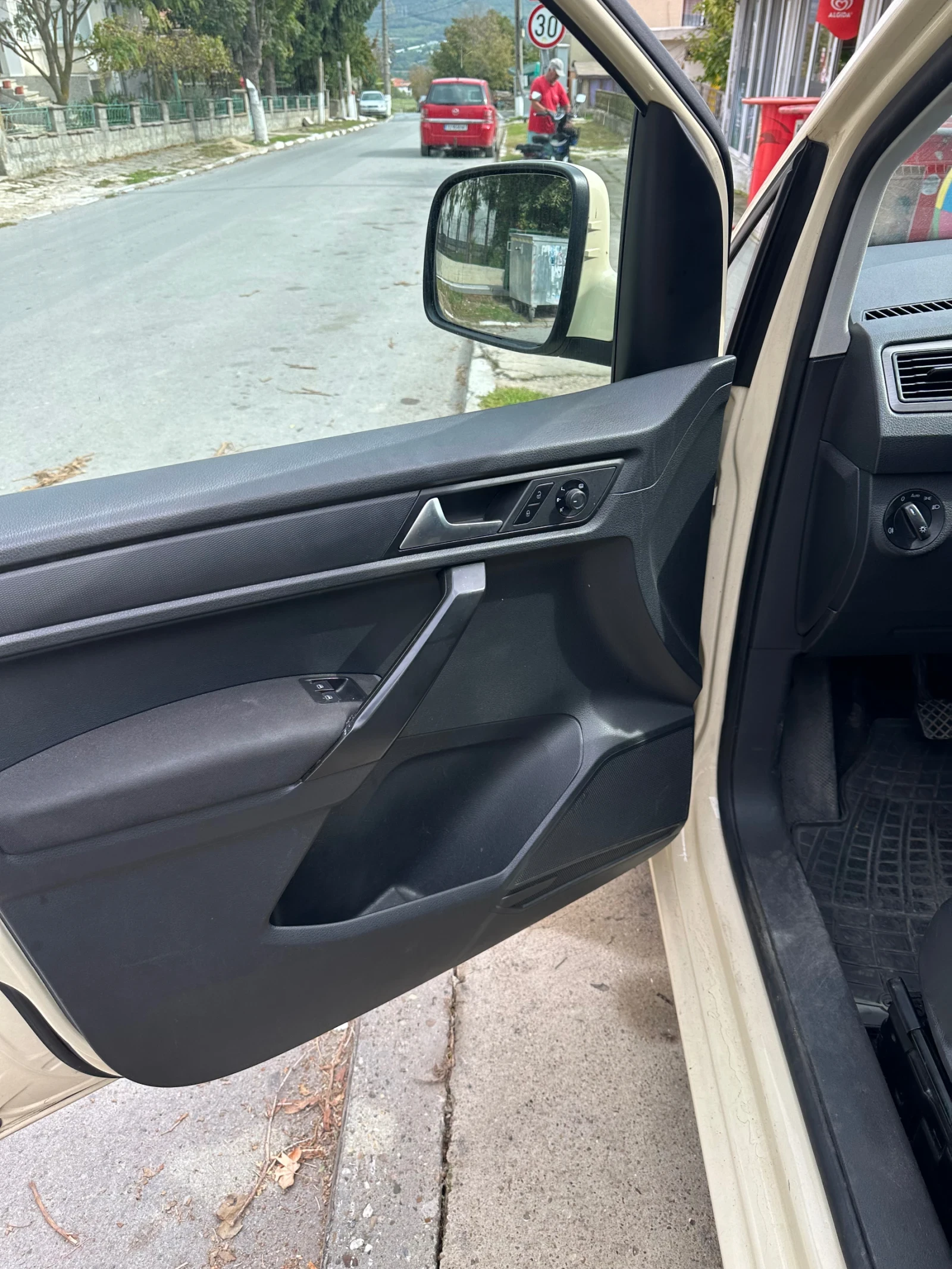 VW Caddy Maxi | Mobile.bg   11