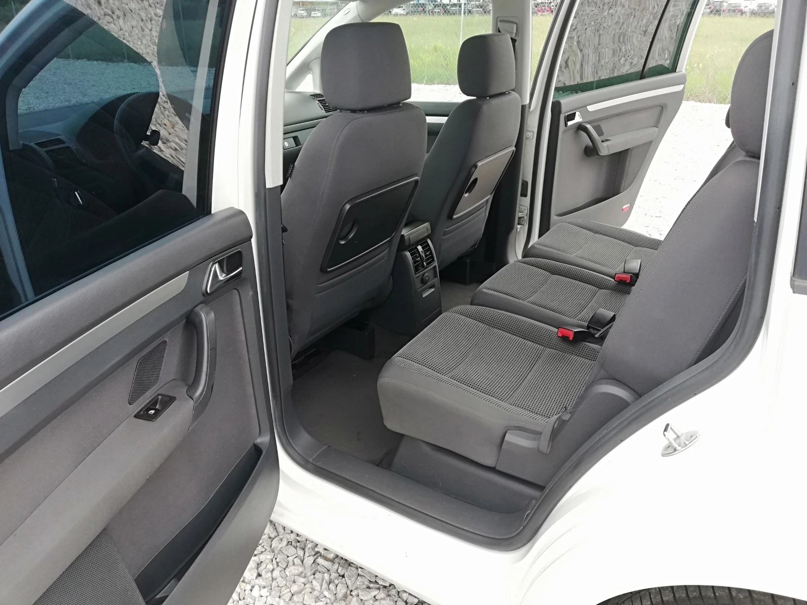 VW Touran 2.0 TDI klima - изображение 10