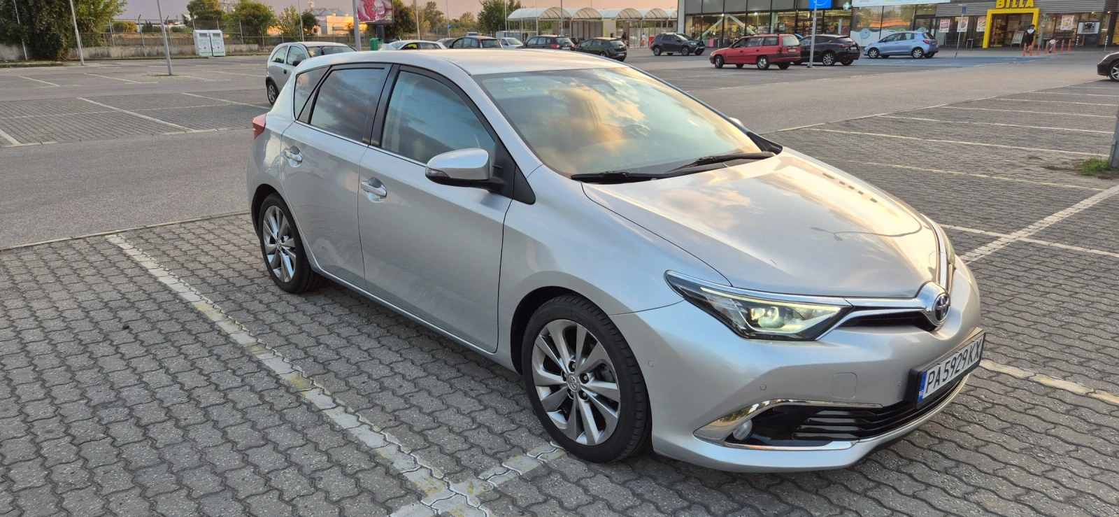 Toyota Auris  - изображение 4