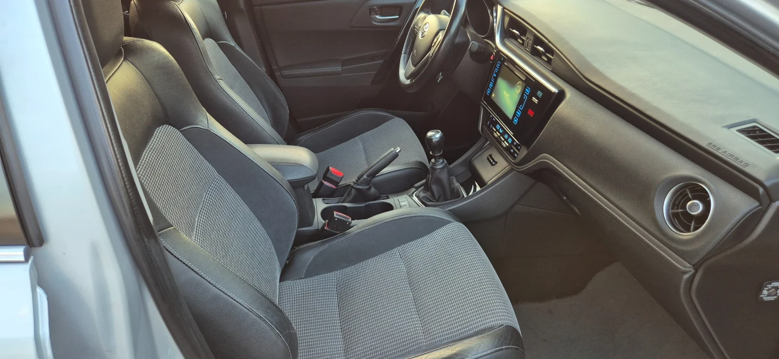 Toyota Auris  - изображение 10