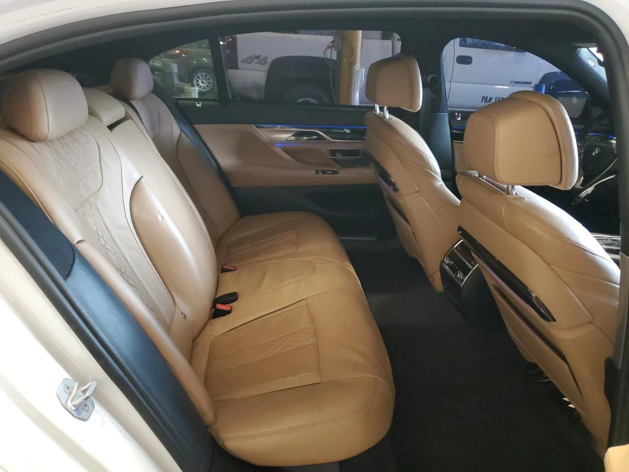 BMW 740 M Sport - изображение 10