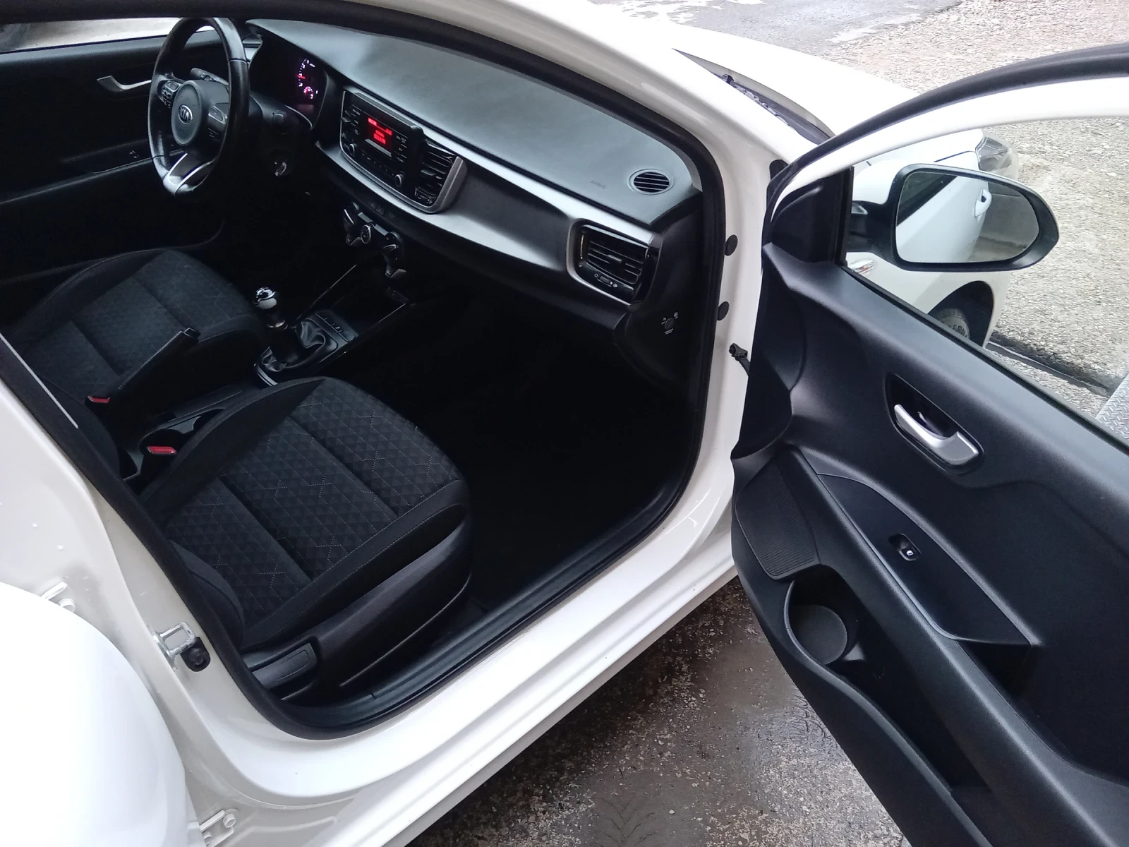 Kia Rio | Mobile.bg � ����������� 10