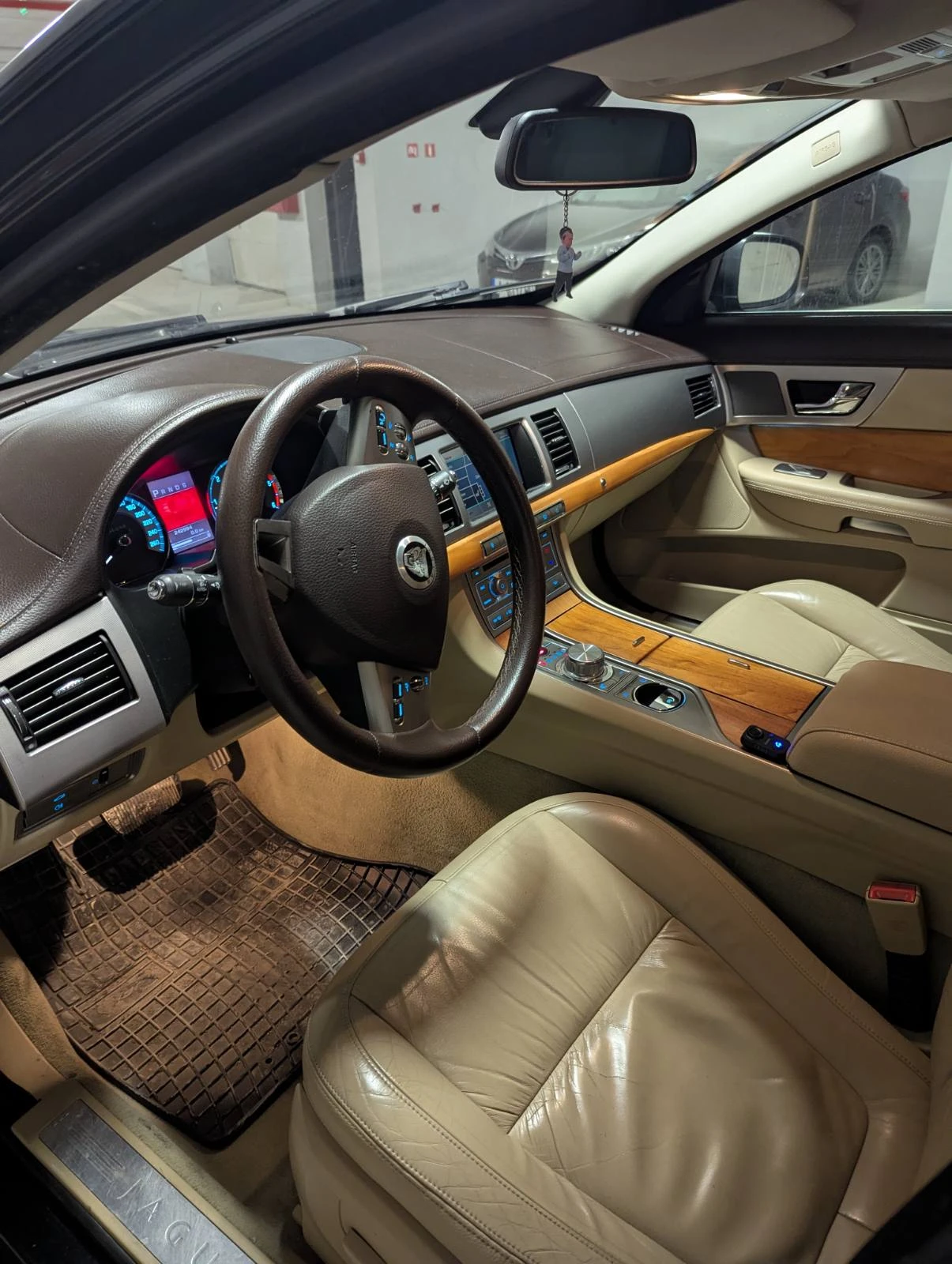 Jaguar Xf 3.0 V6 D - изображение 10