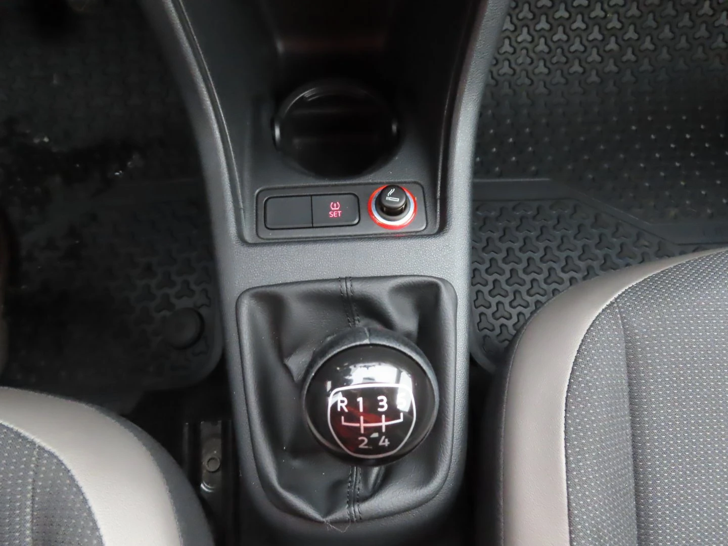 VW Up VW high up! 1.0 - изображение 9