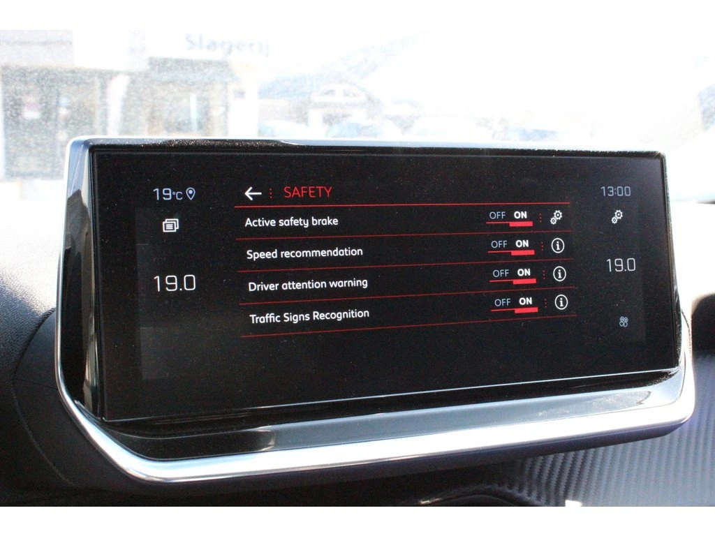 Peugeot 2008 Allure, снимка 14 - Автомобили и джипове - 53962504