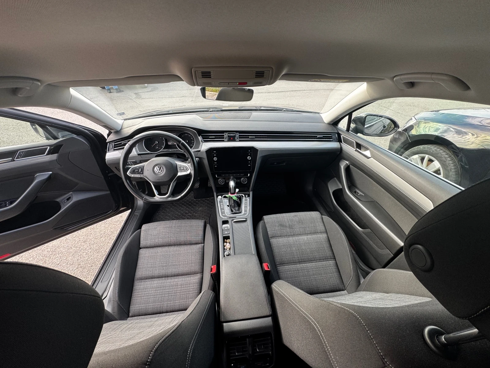 VW Passat, снимка 12 - Автомобили и джипове - 54069860