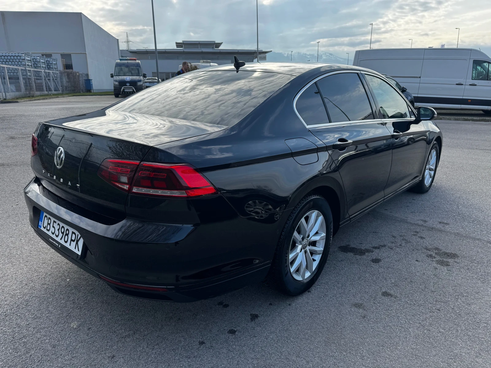 VW Passat, снимка 5 - Автомобили и джипове - 54069860
