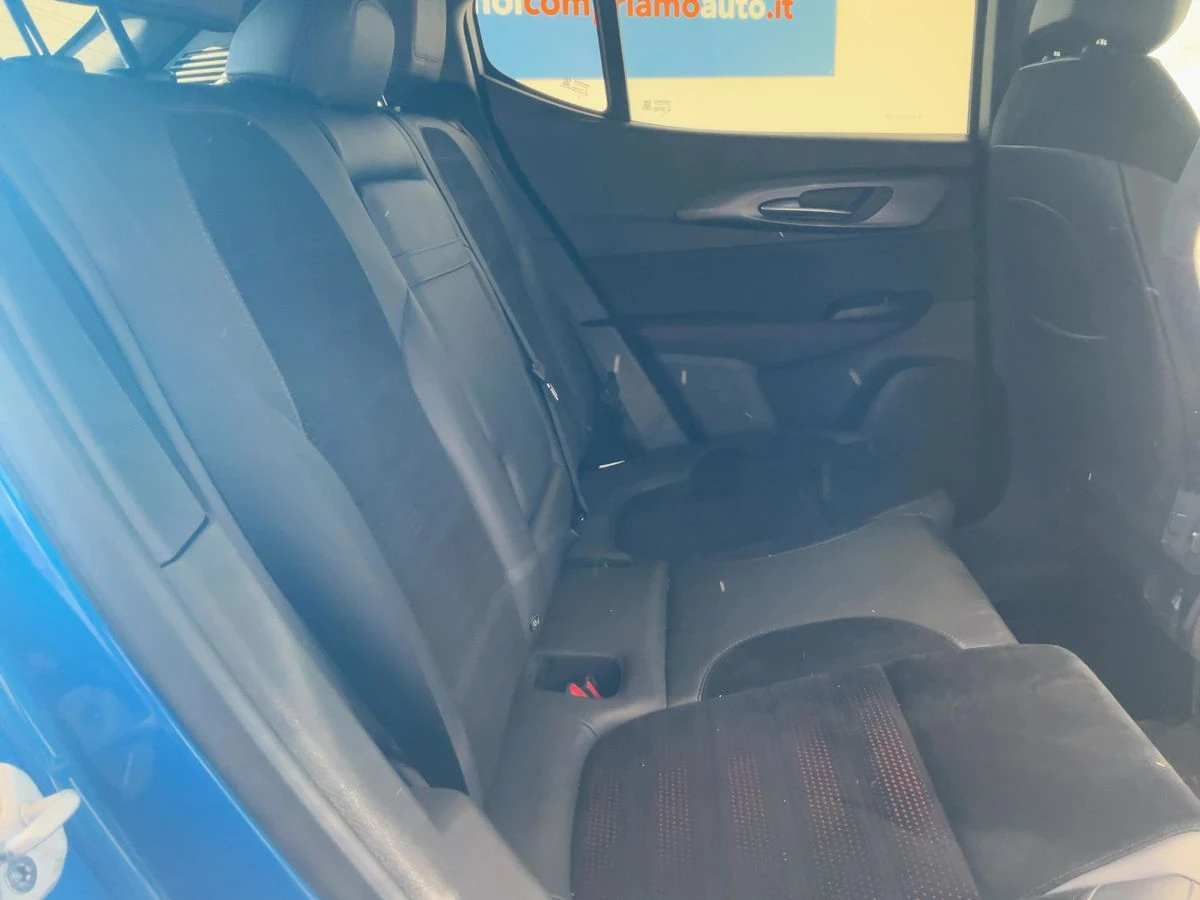 Alfa Romeo Tonale 1.5 Mild-Hybrid Edizione Speciale, снимка 10 - Автомобили и джипове - 54137722