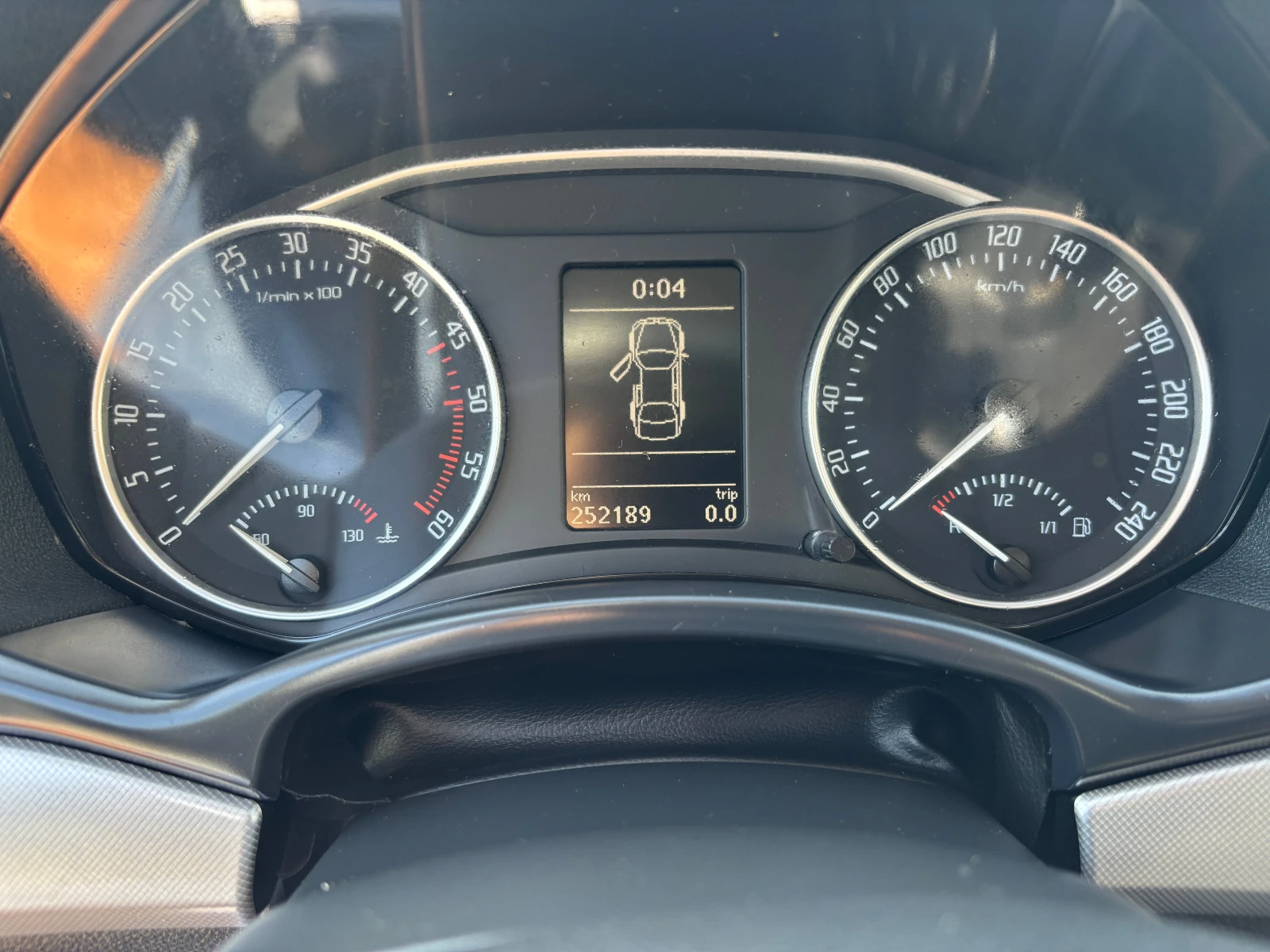 Skoda Octavia 1.6TDI COMMONRAIL, снимка 8 - Автомобили и джипове - 55432771