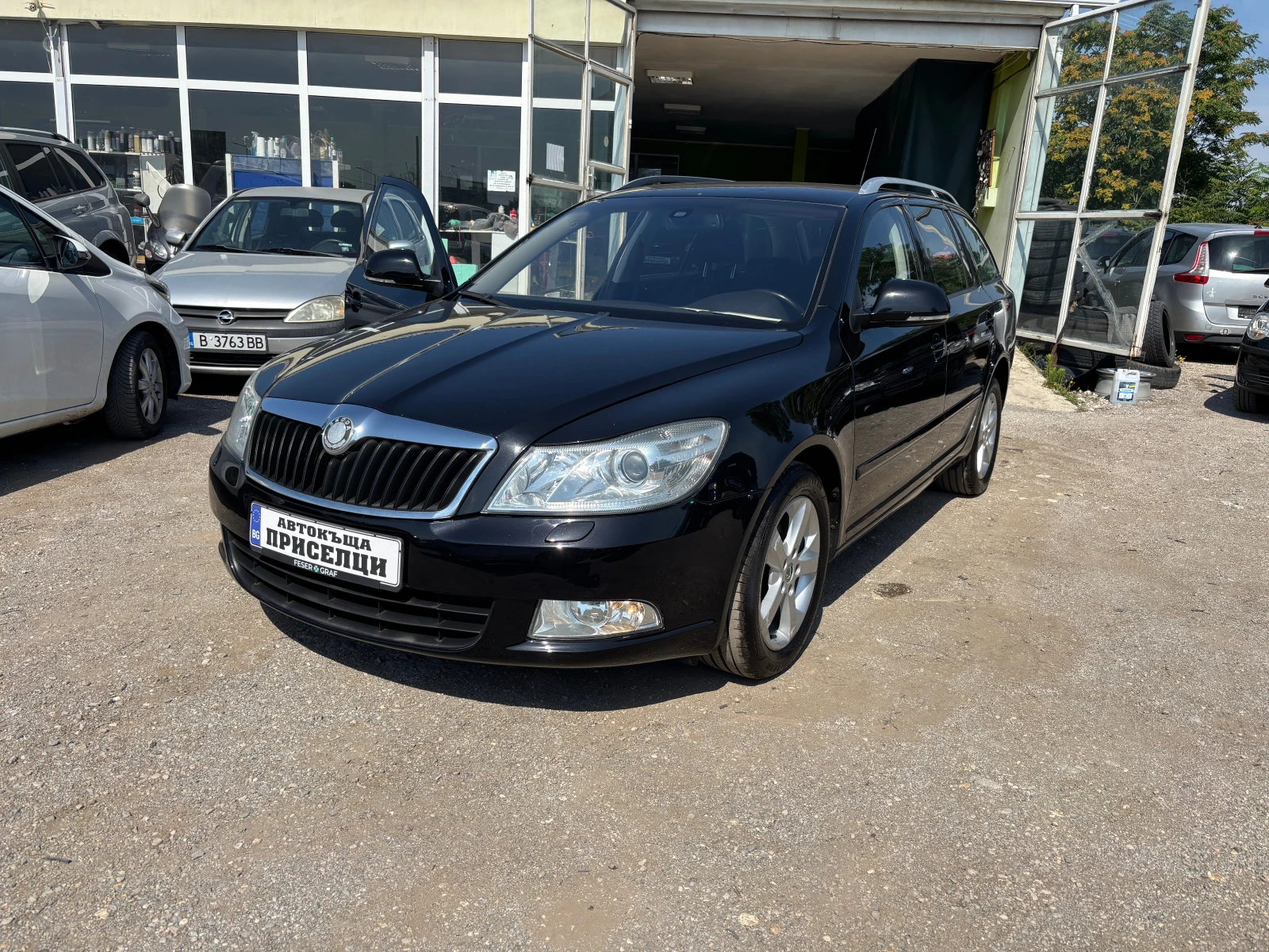 Skoda Octavia 1.6TDI COMMONRAIL, снимка 2 - Автомобили и джипове - 55432771