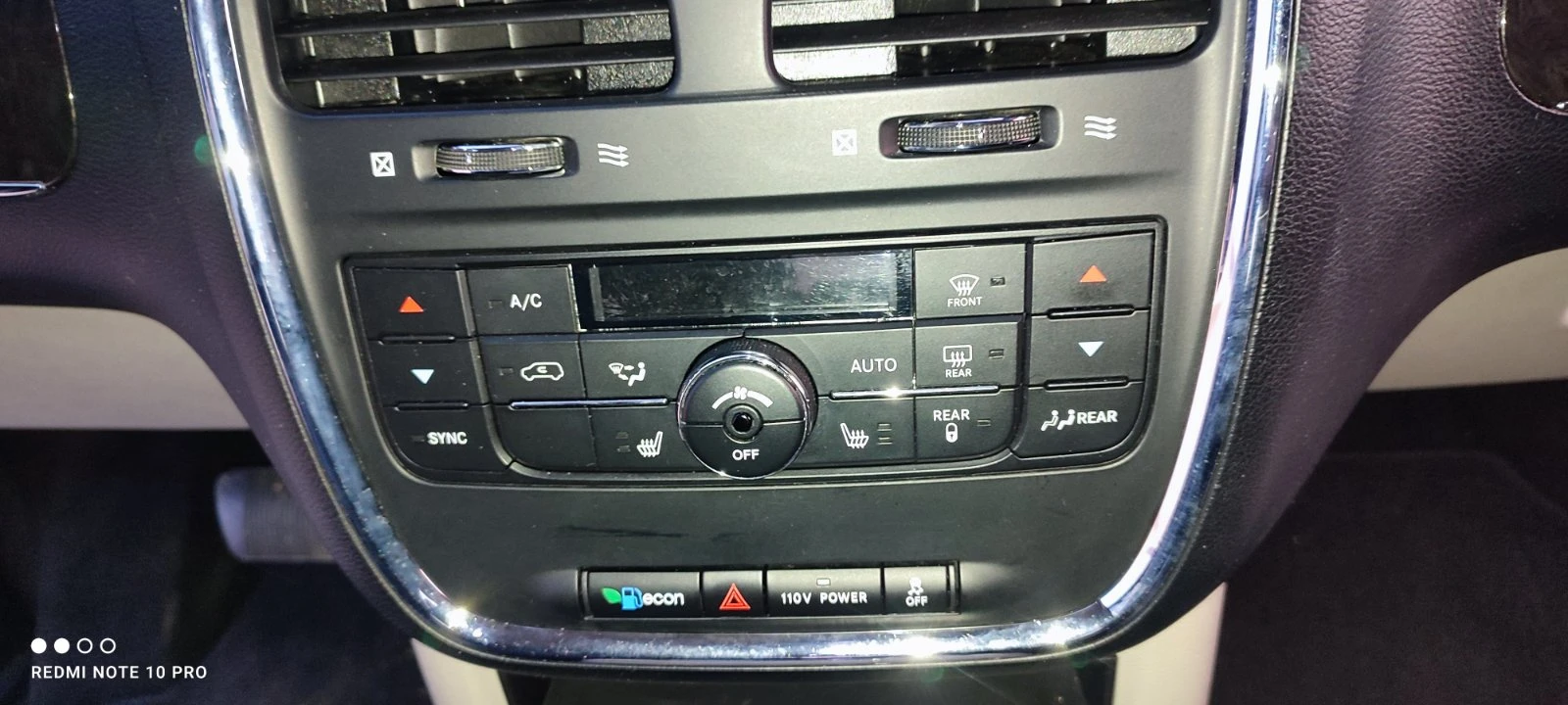 Chrysler Town and Country + Газ, снимка 14 - Автомобили и джипове - 56645742