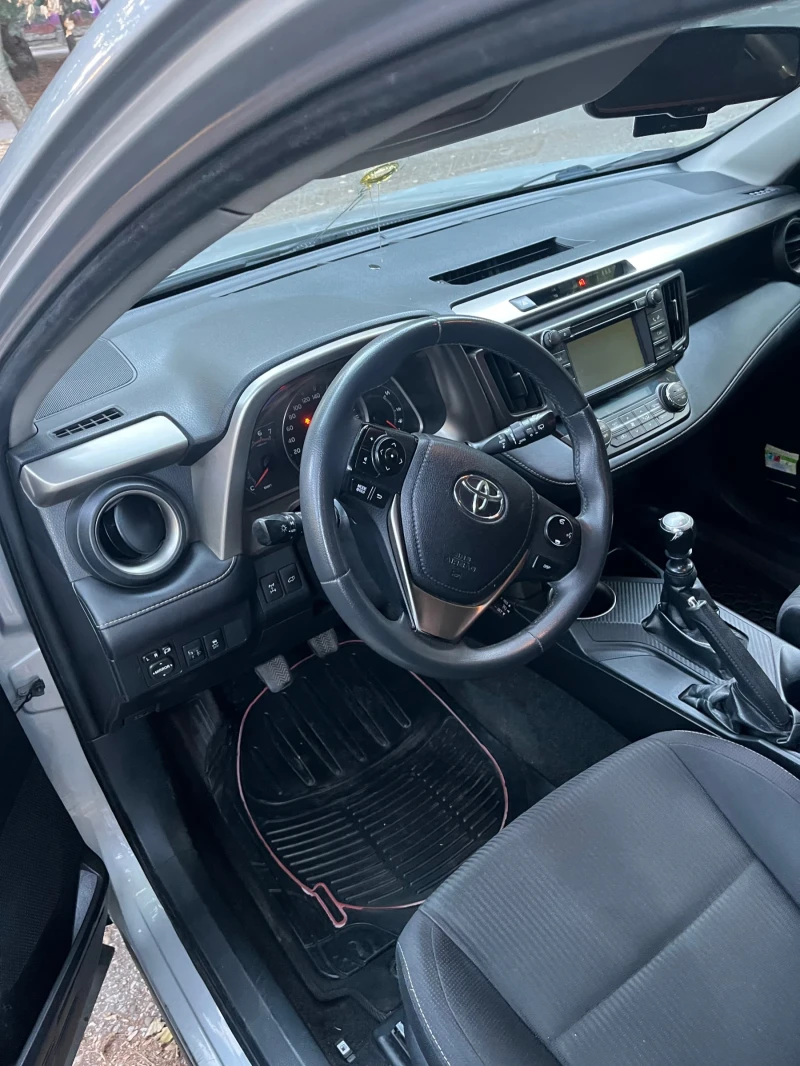 Toyota Rav4 2.2 D4D, снимка 6 - Автомобили и джипове - 52897179