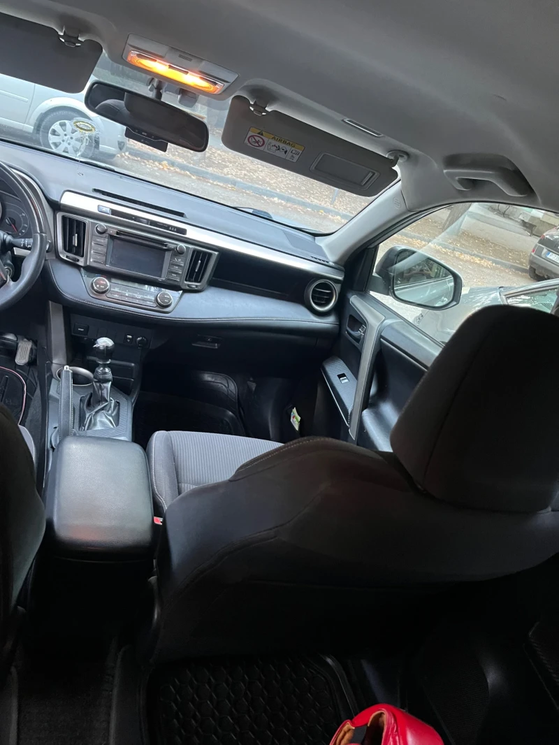 Toyota Rav4 2.2 D4D, снимка 5 - Автомобили и джипове - 52897179